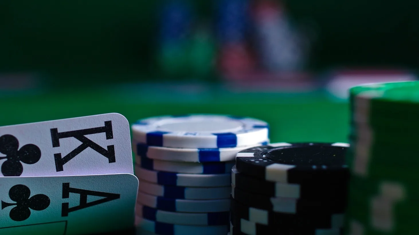 Why Do People Feel in Love with Online Casino Games?